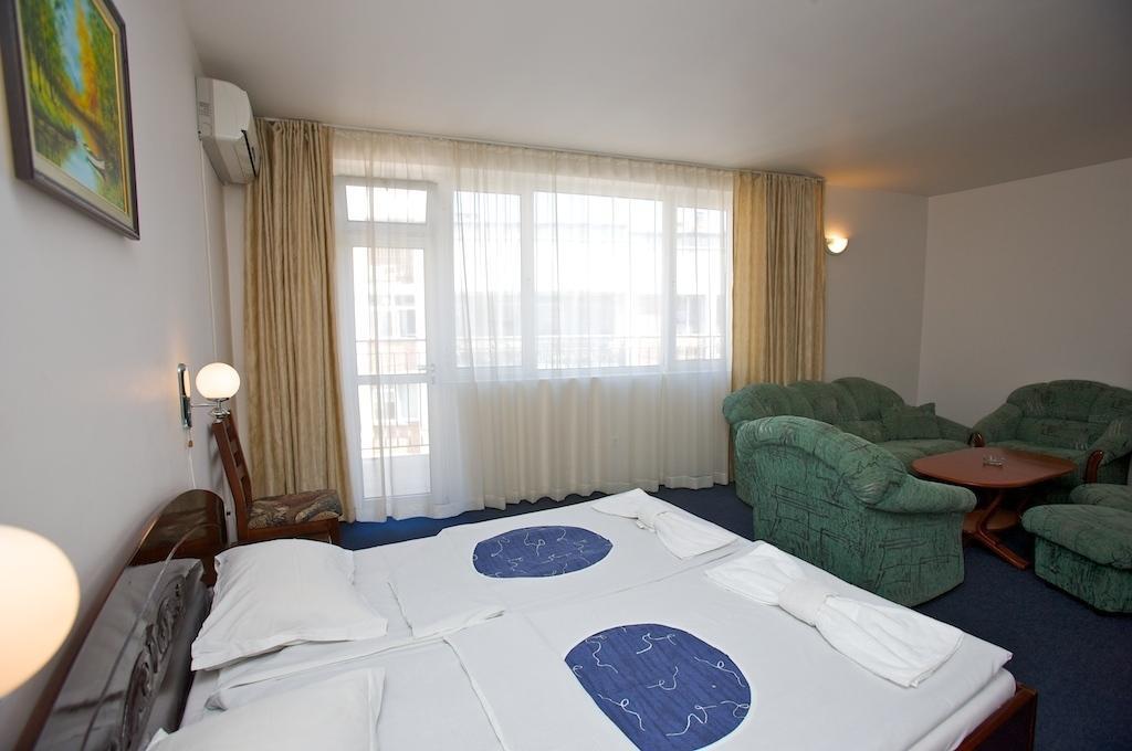 Семеен Хотел Елена Палас Nesebar Room photo